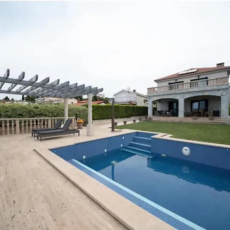 Apartman Modern And Spacious For A Pleasant Stay Dd Bibinje