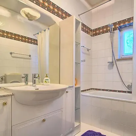 Modern And Spacious For A Pleasant Stay Dd