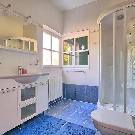 Modern And Spacious For A Pleasant Stay Dd *