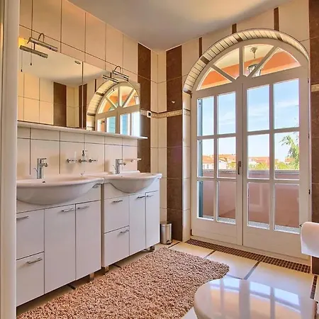 Modern And Spacious For A Pleasant Stay Dd